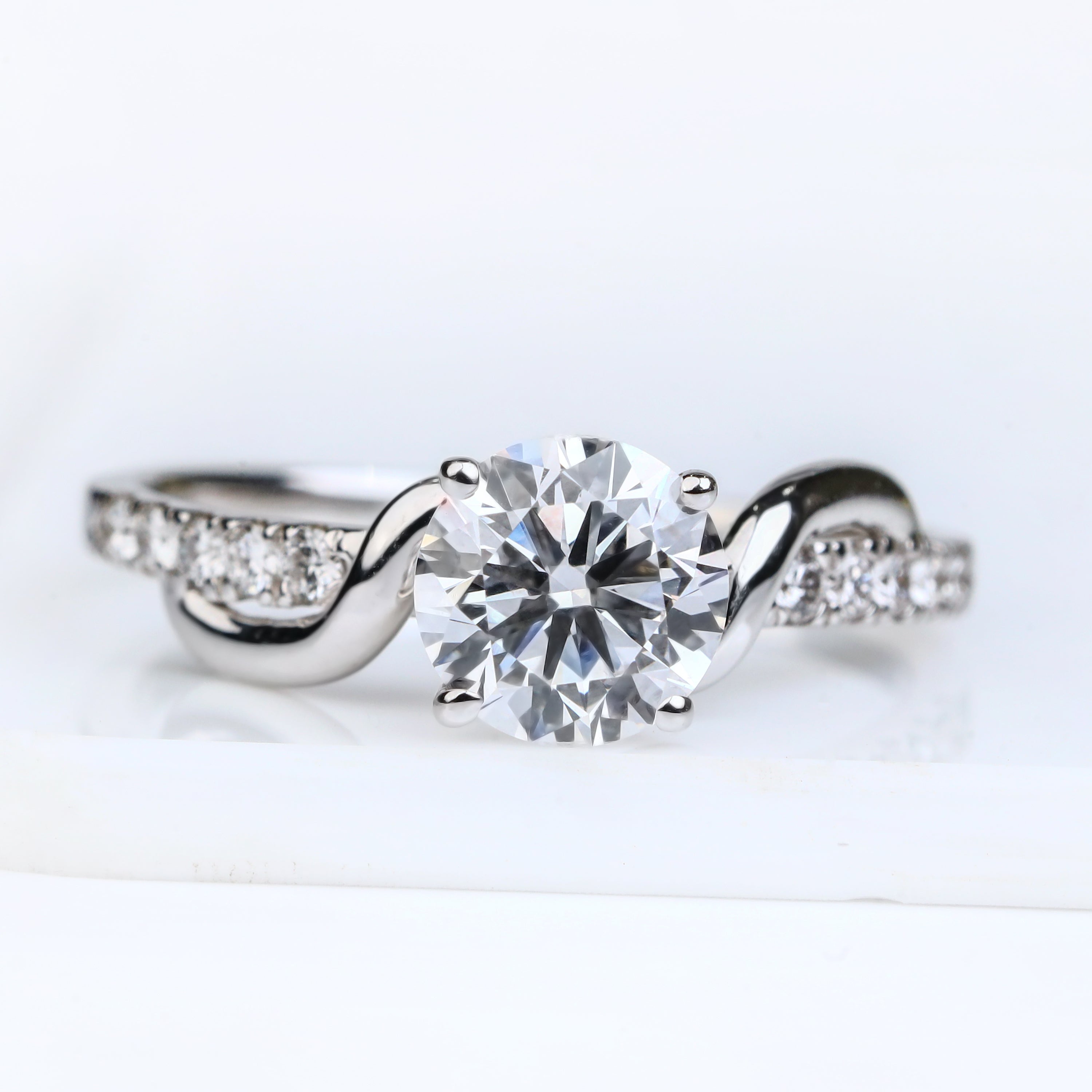 Elegant Bypass Round Brilliant Ring