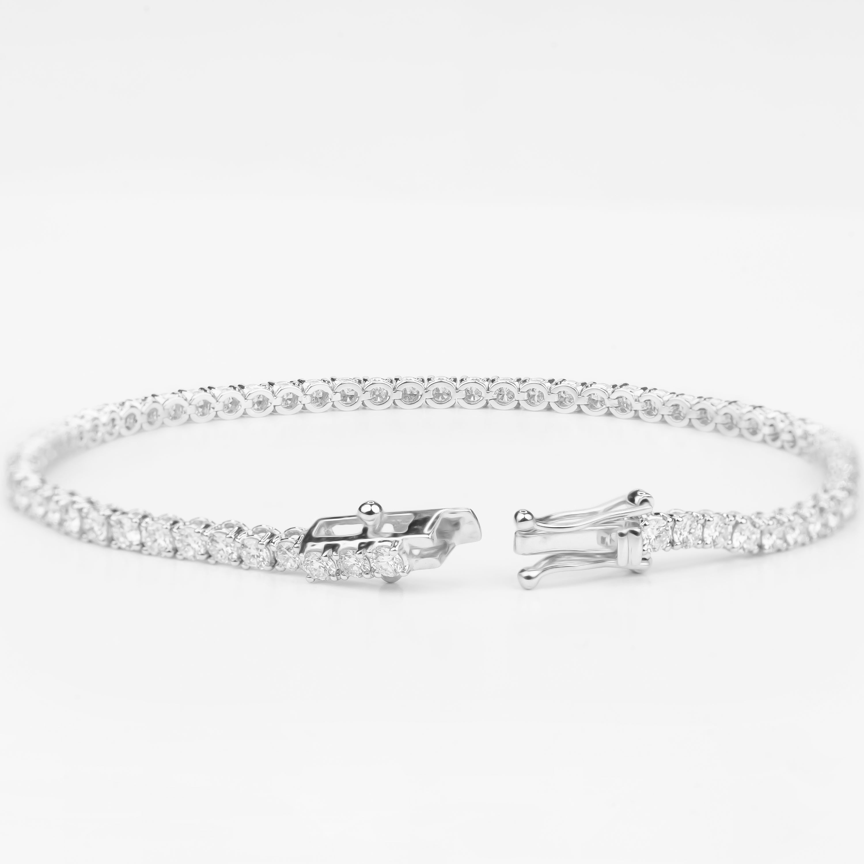 Round Brilliant CVD Diamond Tennis Bracelet in 18K White Gold