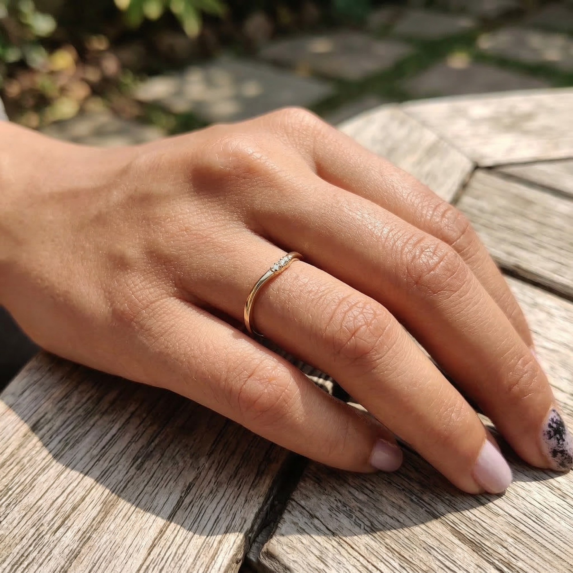 Three-Stone Contour Curved Band Ring
