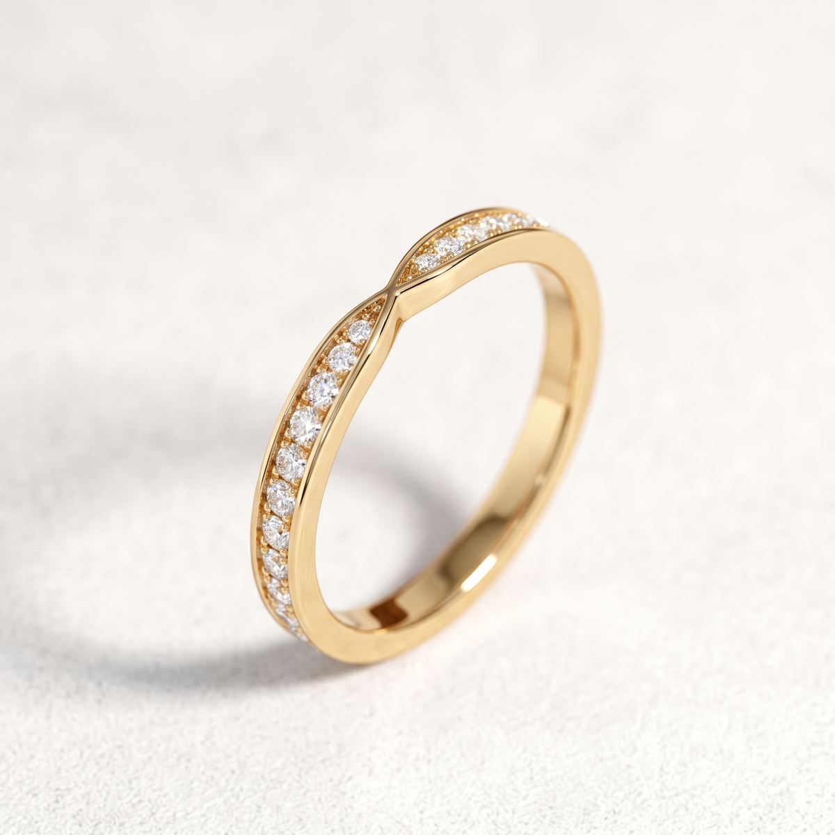 Round Diamond Crossover Band