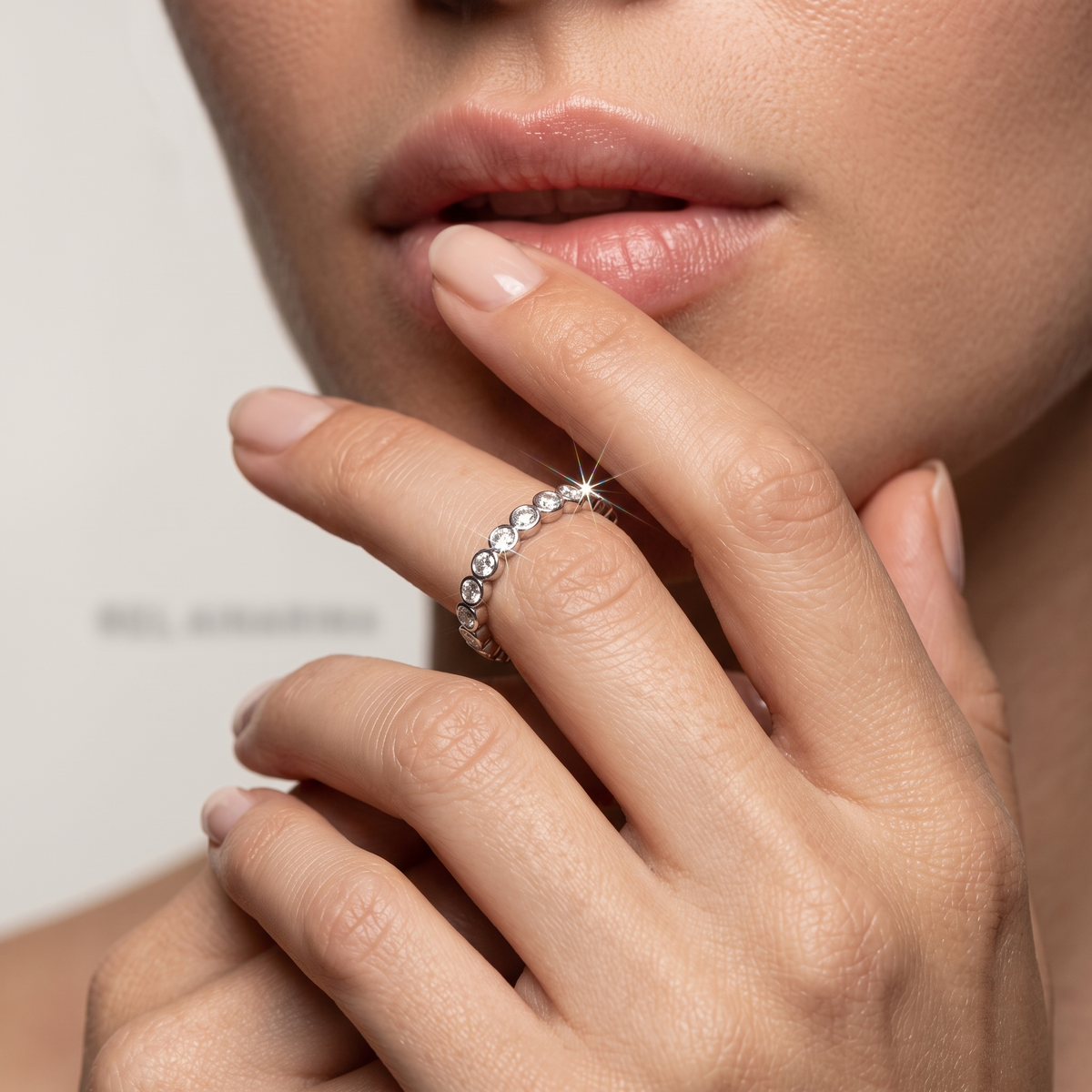 Round Brilliant Diamond Band