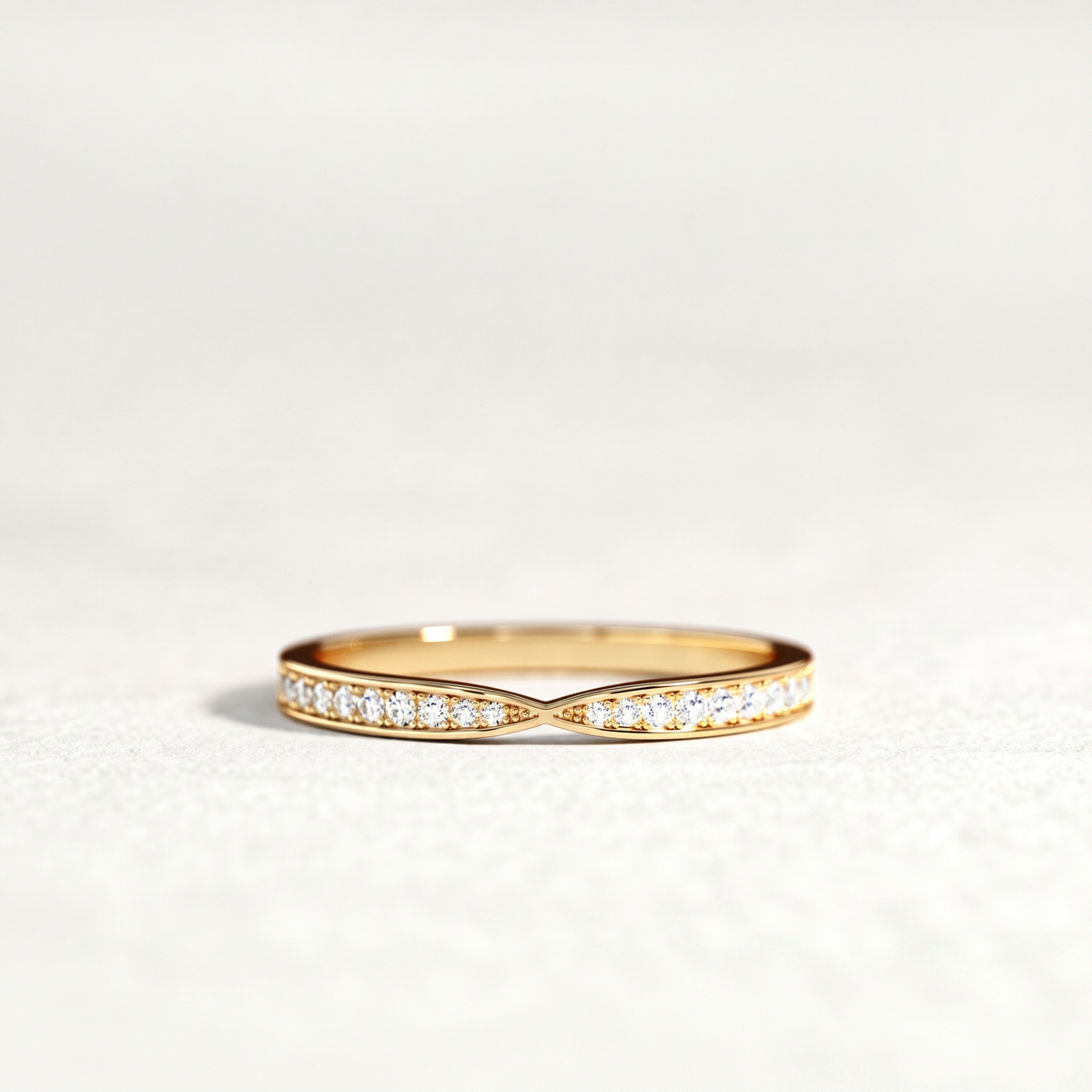 Round Diamond Crossover Band