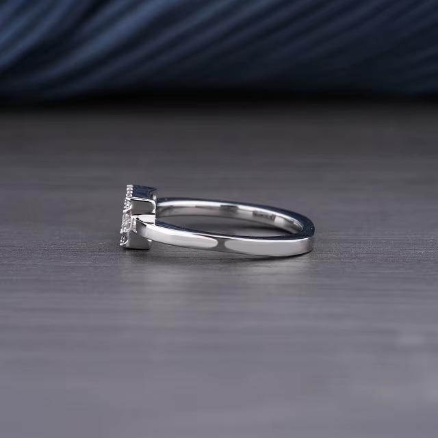 0.61 CT Baguette Zircon Engagement Ring